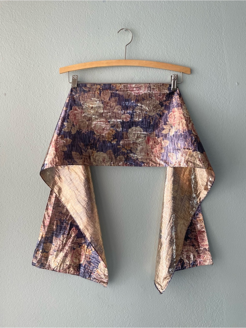 🌱5/$25🌱 Vintage | 80s Metallic Gold Floral Wrap Scarf